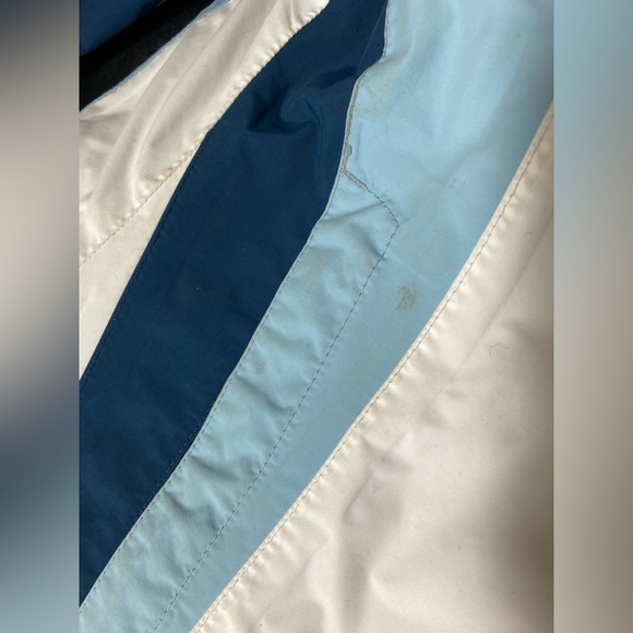 Woman’s North Face Jacket ( Size M)  Blue And White - Picture 4 of 6